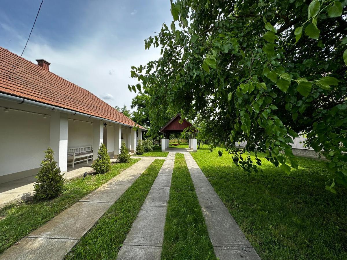 Alfoeldi Vendeghaz - Devavanya ภายนอก รูปภาพ